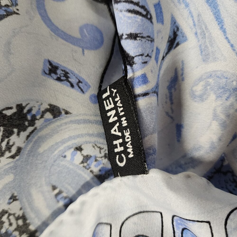 Chanel CC 100%‎ Silk Square Scarf Stole White Blue Women's Rare Italy NWT - Picture 4 of 16